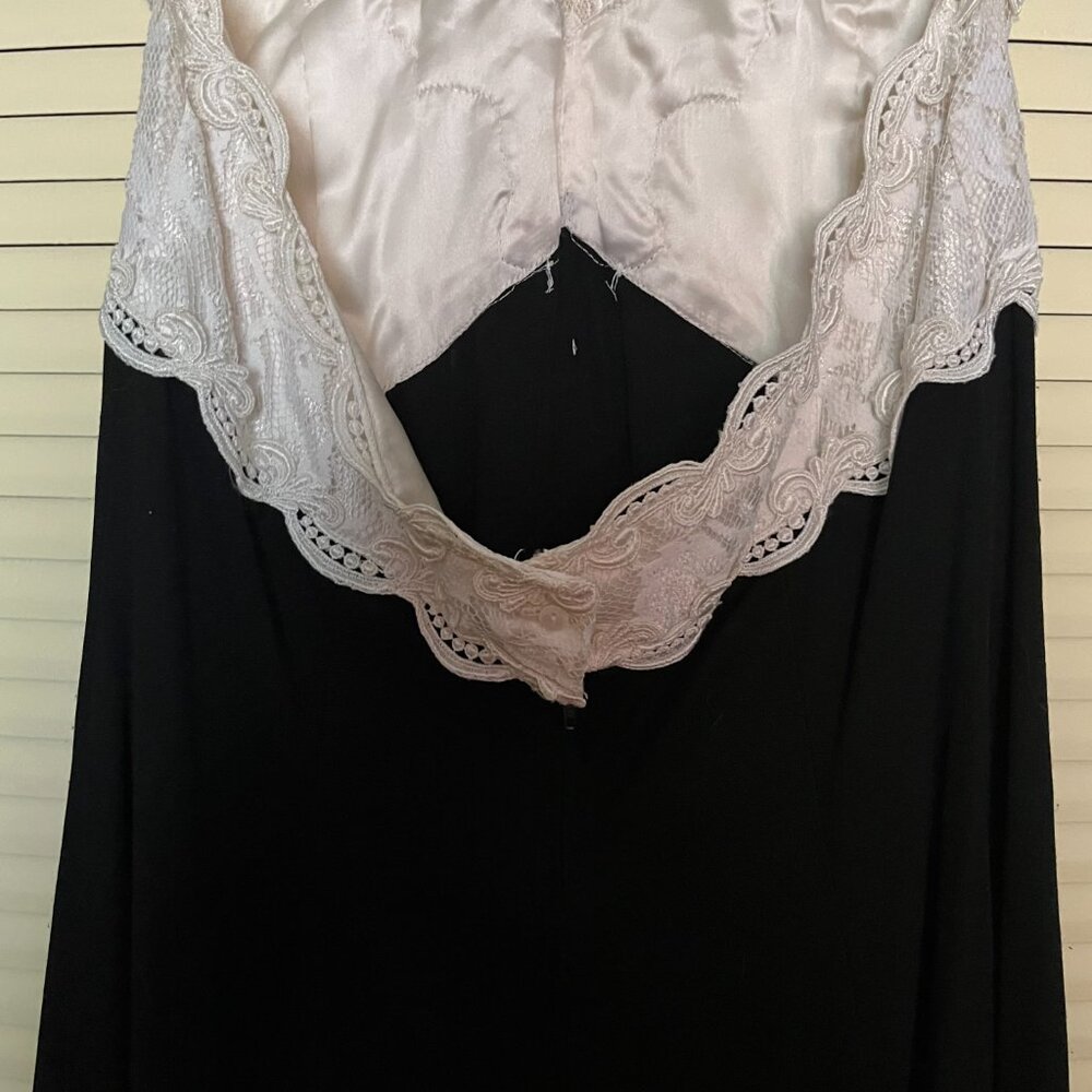 Scott McClintock Black/White Lace Halter Short Evening Dress Size 16 - Picture 6 of 8